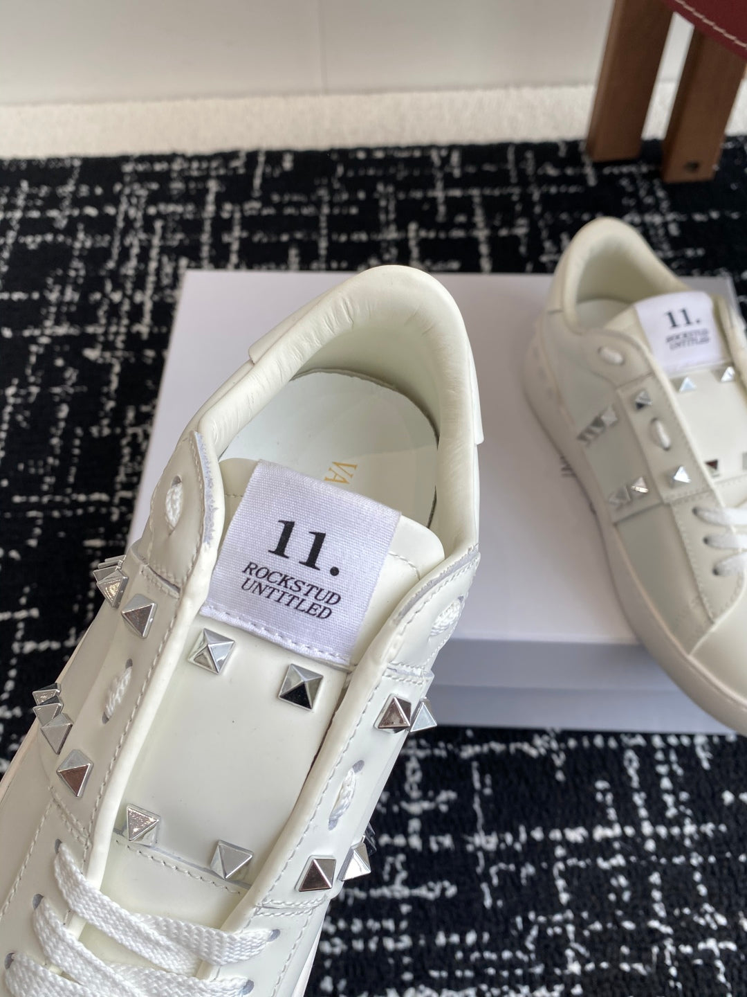 LuxluxHouse Best Quality Shoes Valentino