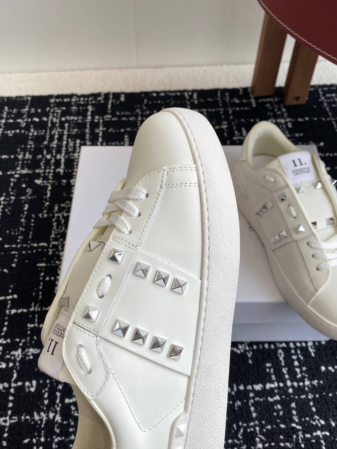LuxluxHouse Best Quality Shoes Valentino