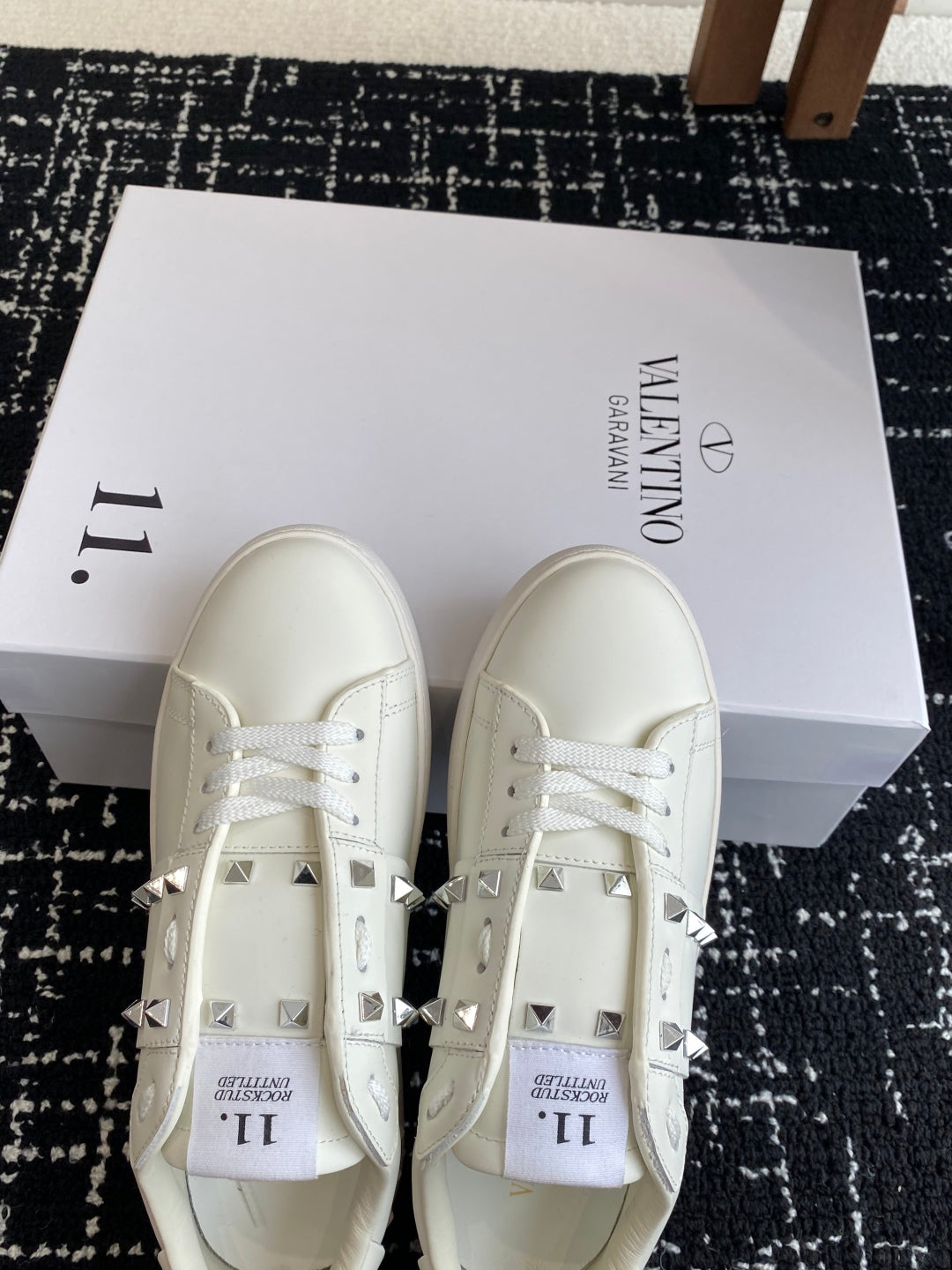 LuxluxHouse Best Quality Shoes Valentino