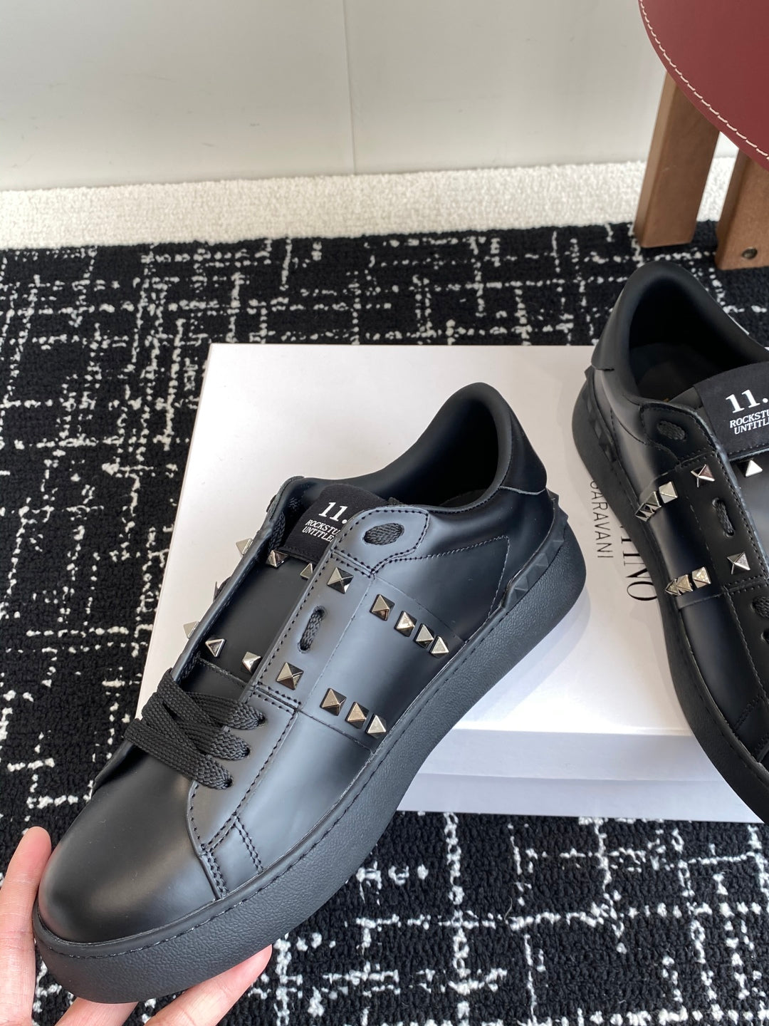 LuxluxHouse Best Quality Shoes Valentino