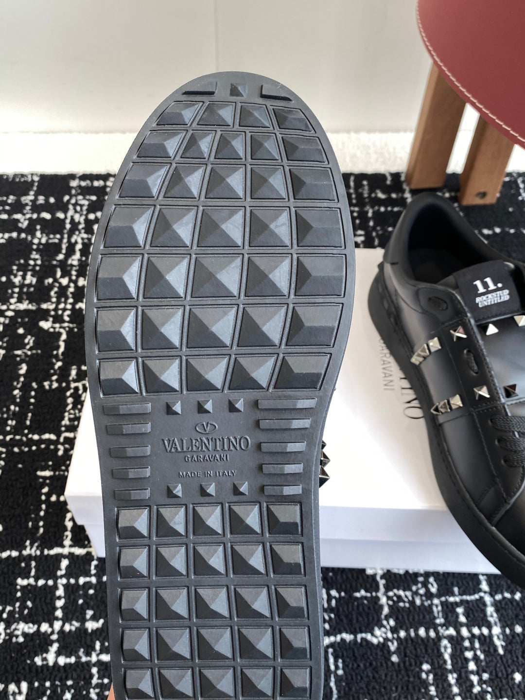LuxluxHouse Best Quality Shoes Valentino