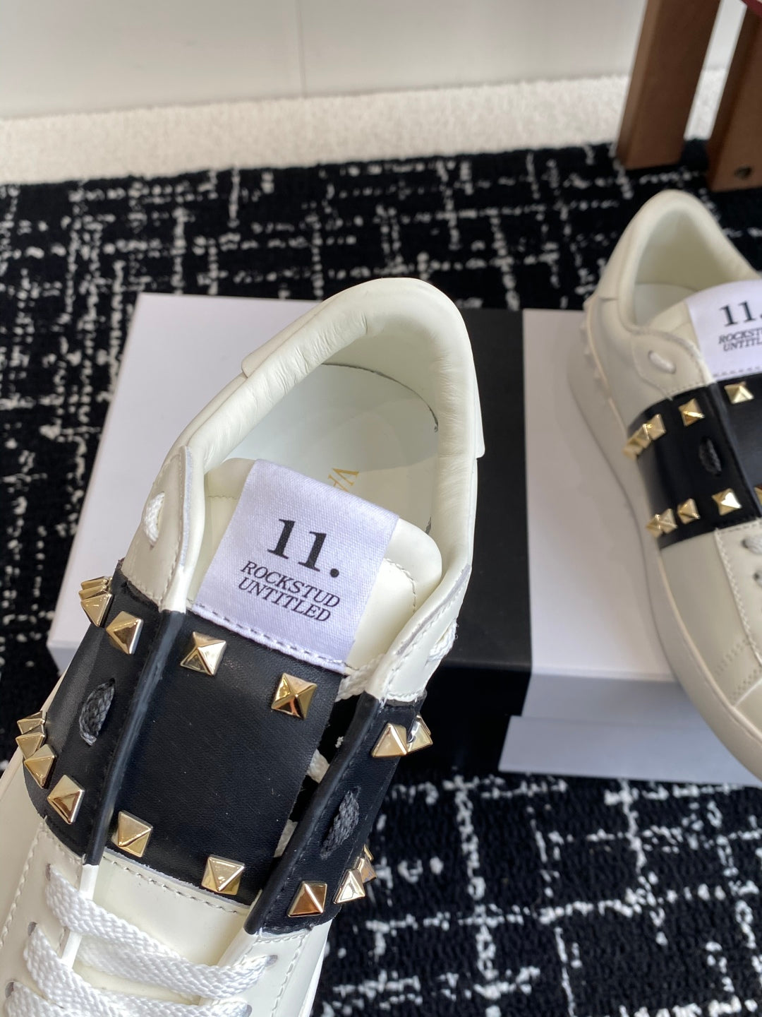 LuxluxHouse Best Quality Shoes Valentino