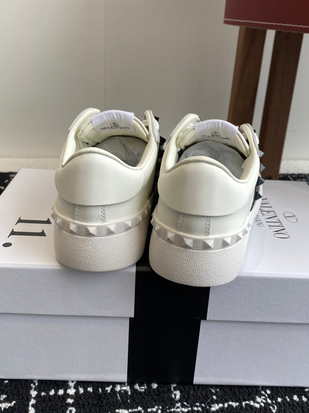 LuxluxHouse Best Quality Valentino Women Shoes