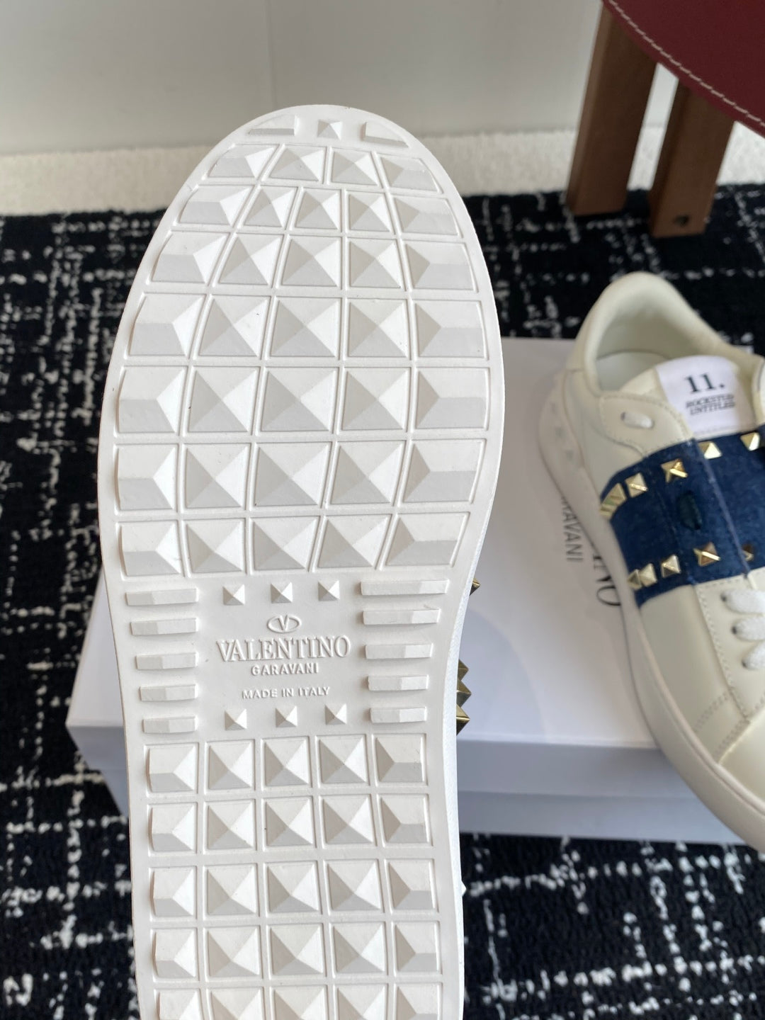 LuxluxHouse Best Quality Shoes Valentino