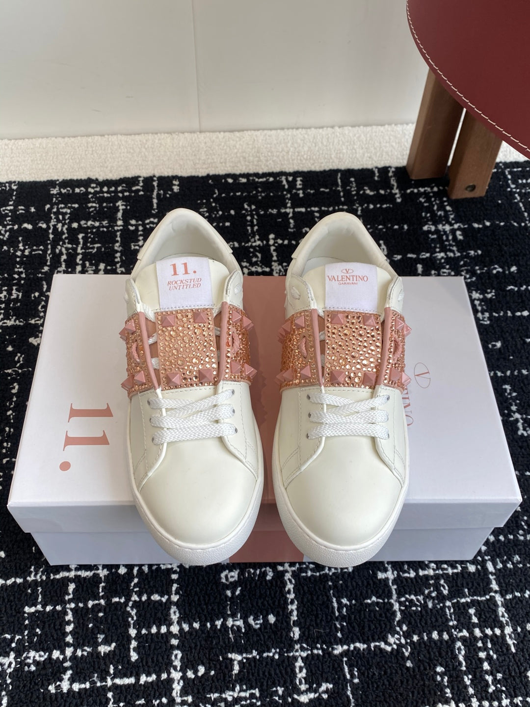 LuxluxHouse Best Quality Shoes Valentino