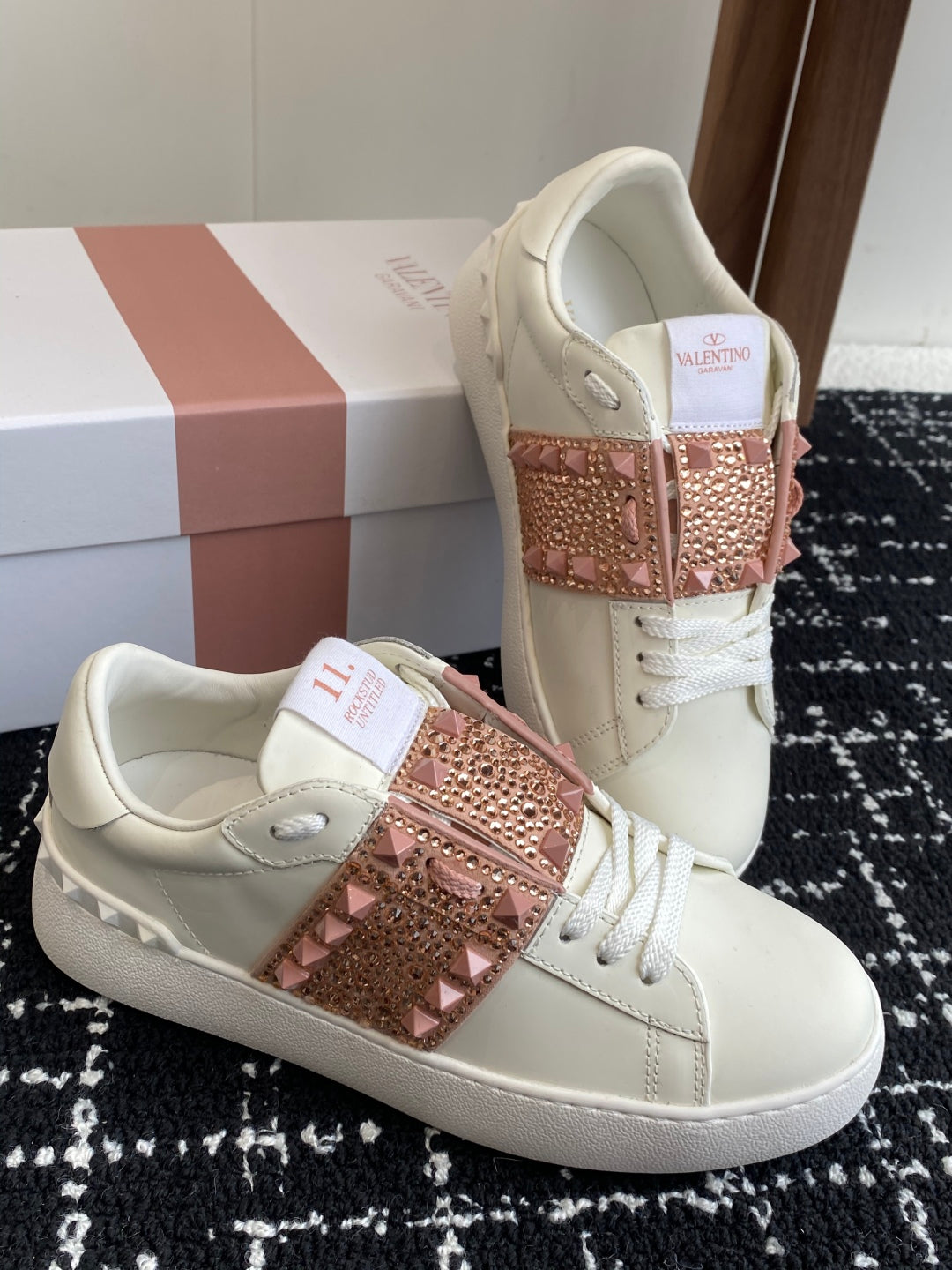 LuxluxHouse Best Quality Valentino Women Shoes