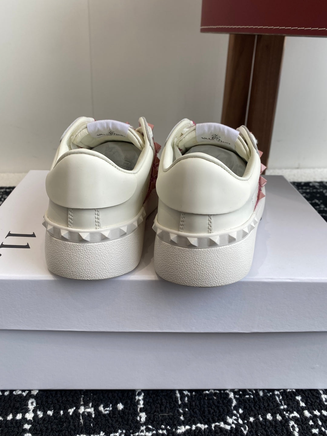 LuxluxHouse Best Quality Shoes Valentino