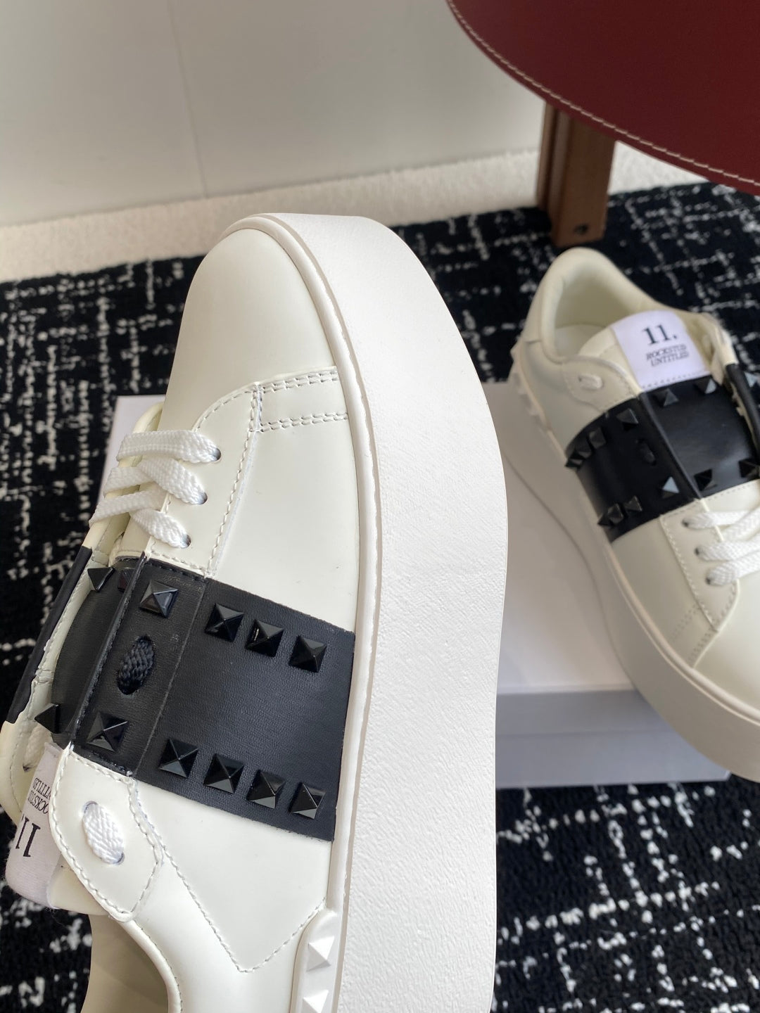 LuxluxHouse Best Quality Shoes Valentino