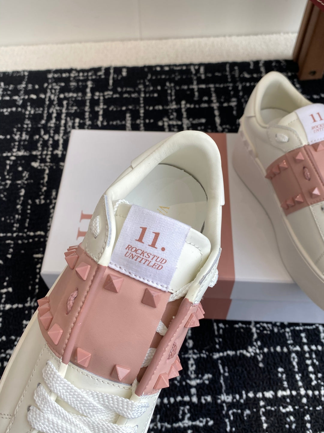 LuxluxHouse Best Quality Shoes Valentino