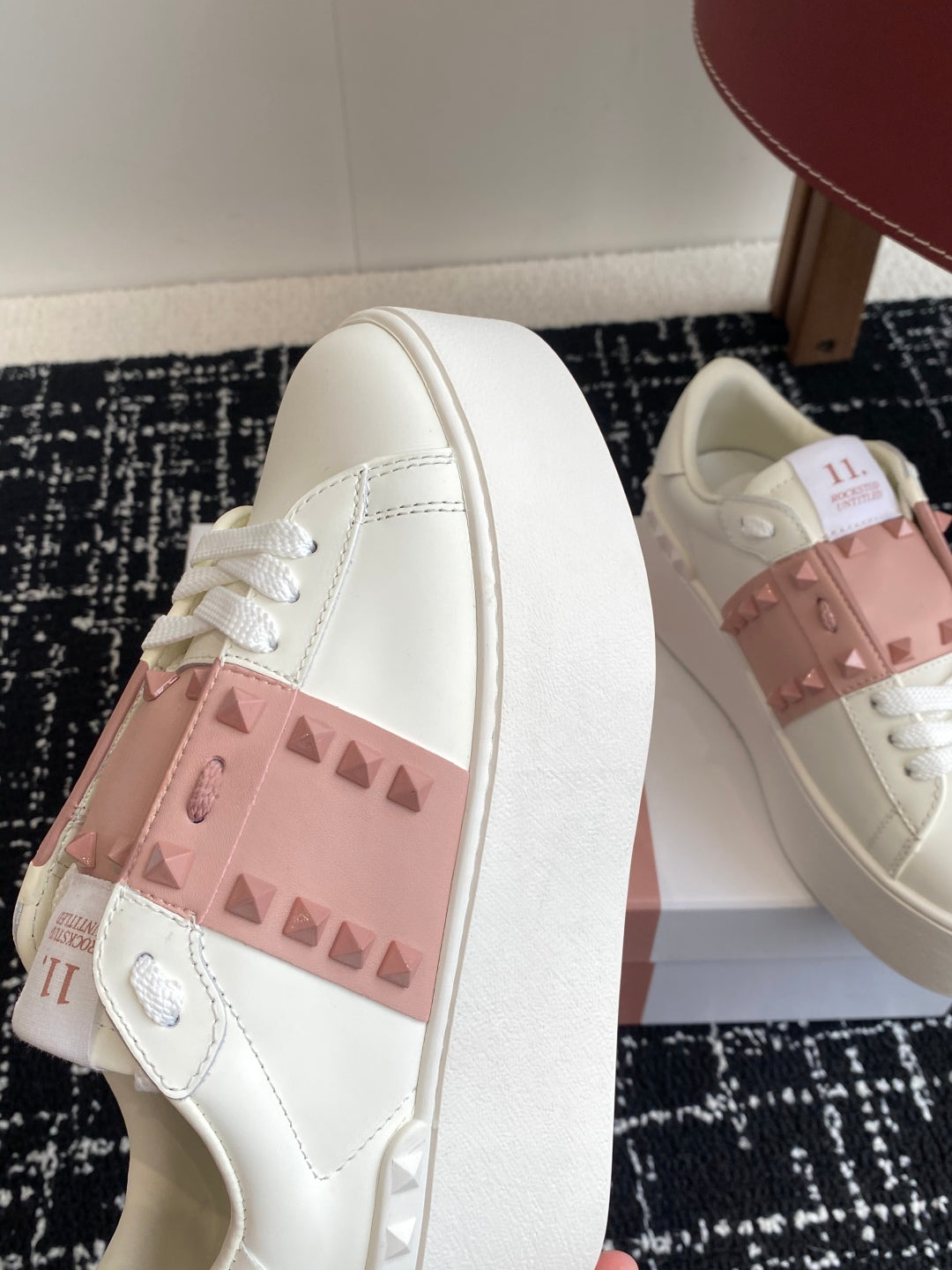 LuxluxHouse Best Quality Shoes Valentino