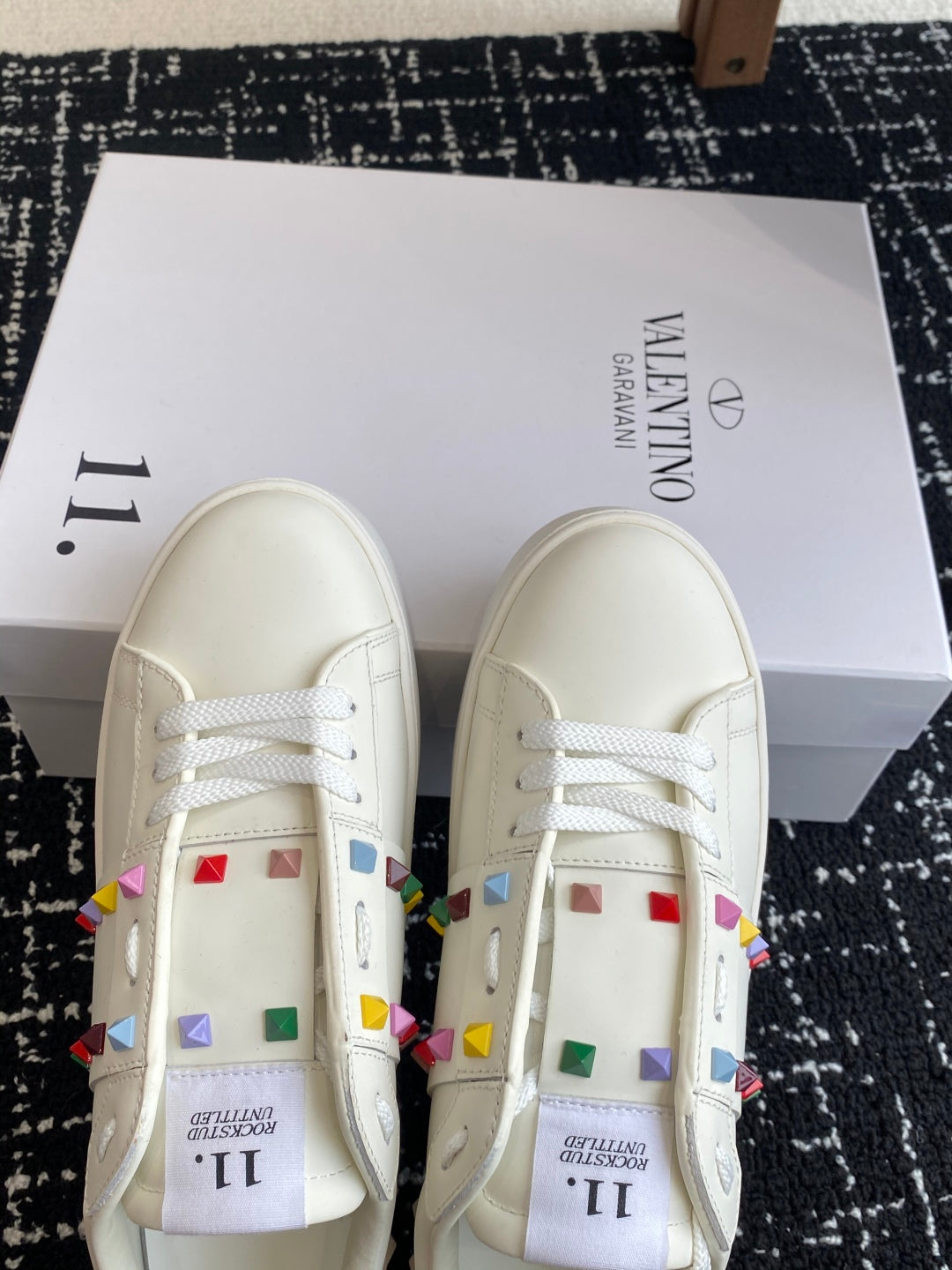 LuxluxHouse Best Quality Shoes Valentino