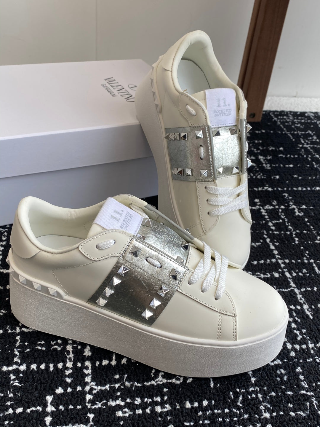 LuxluxHouse Best Quality Valentino Women Shoes