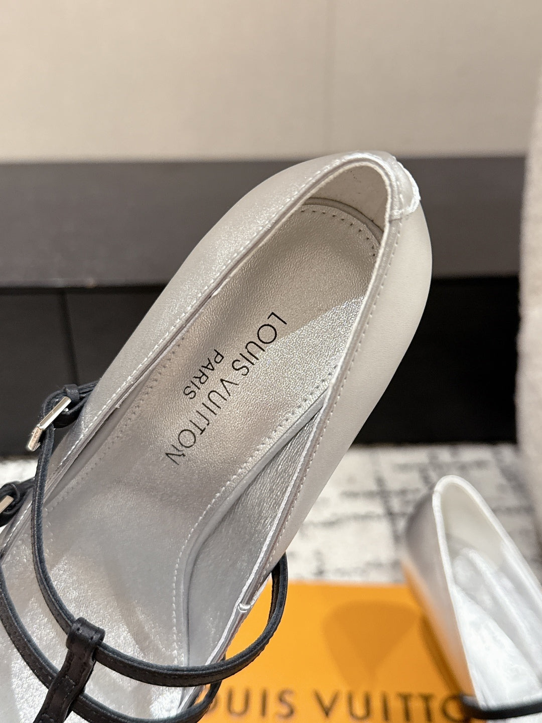 LuxluxHouse Best Quality Women Shoes Louis Vuitton