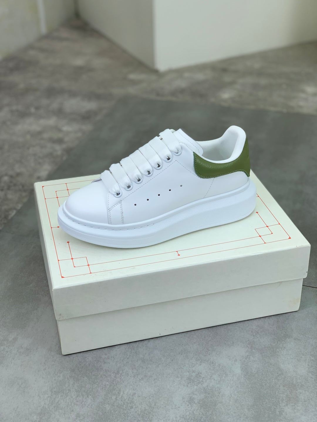 LuxluxHouse Best Quality Shoes Alexander McQueen