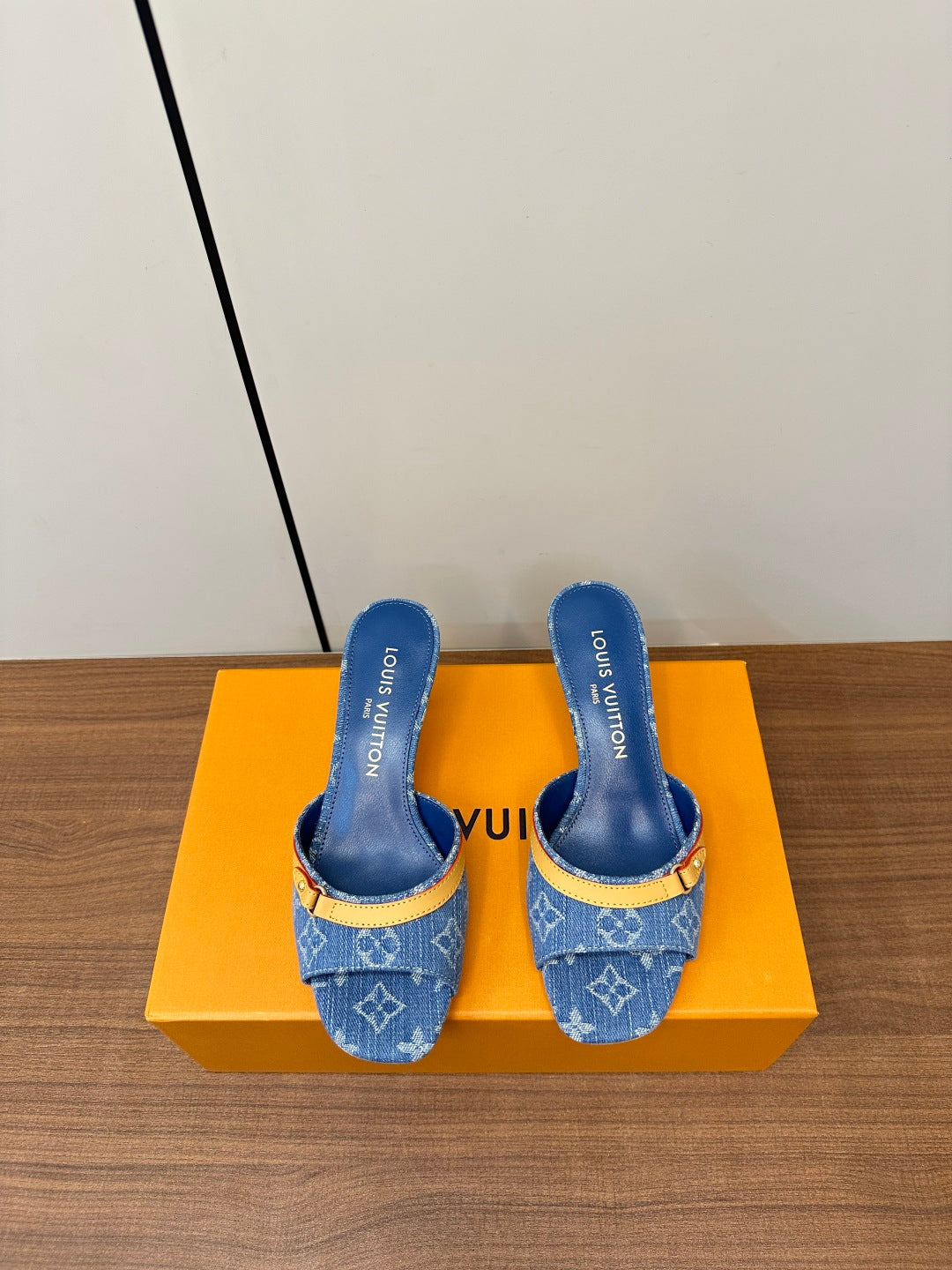 LuxluxHouse Best Quality Women Shoes Louis Vuitton