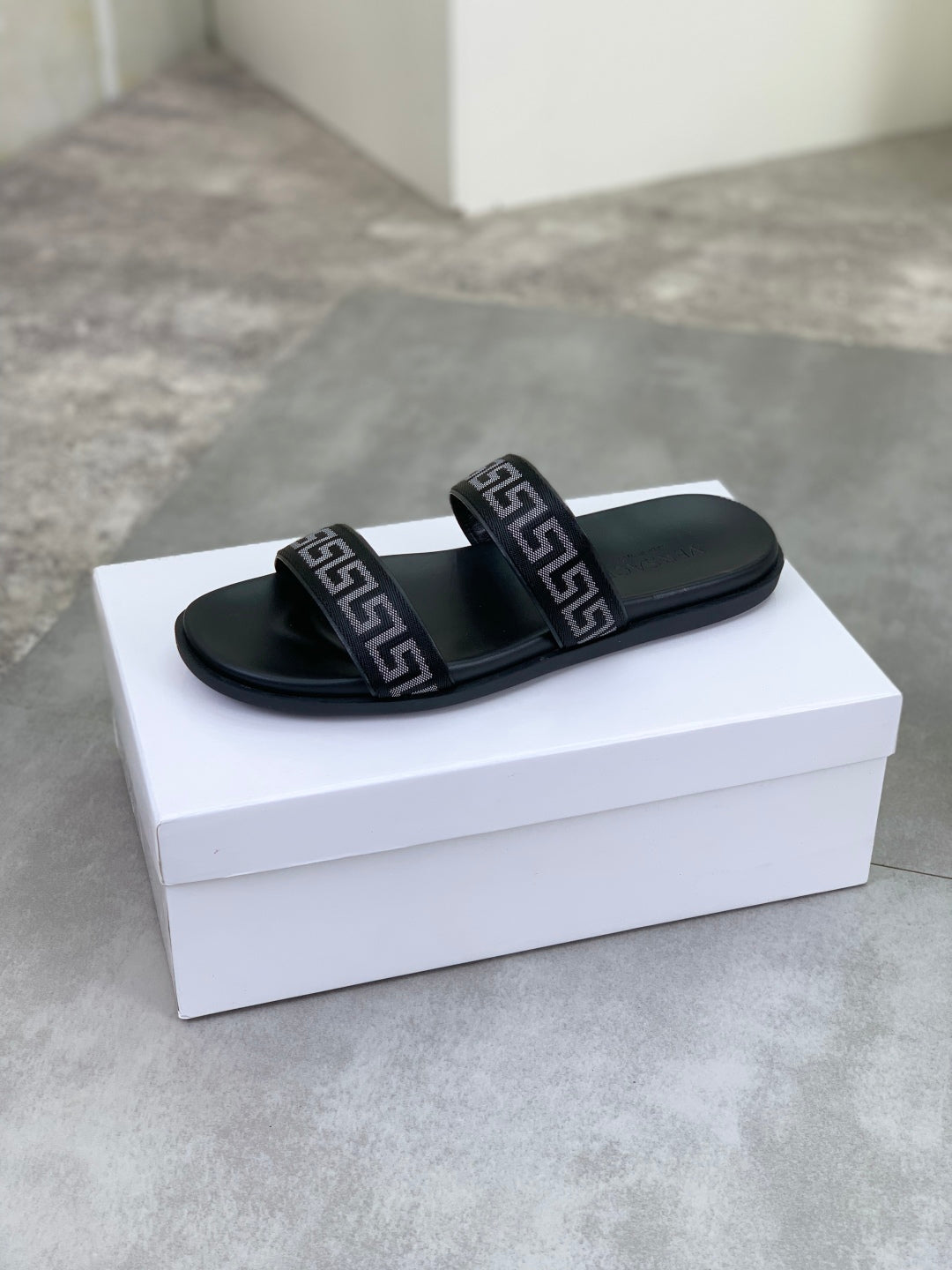 LuxluxHouse Best Quality Sandals Versace