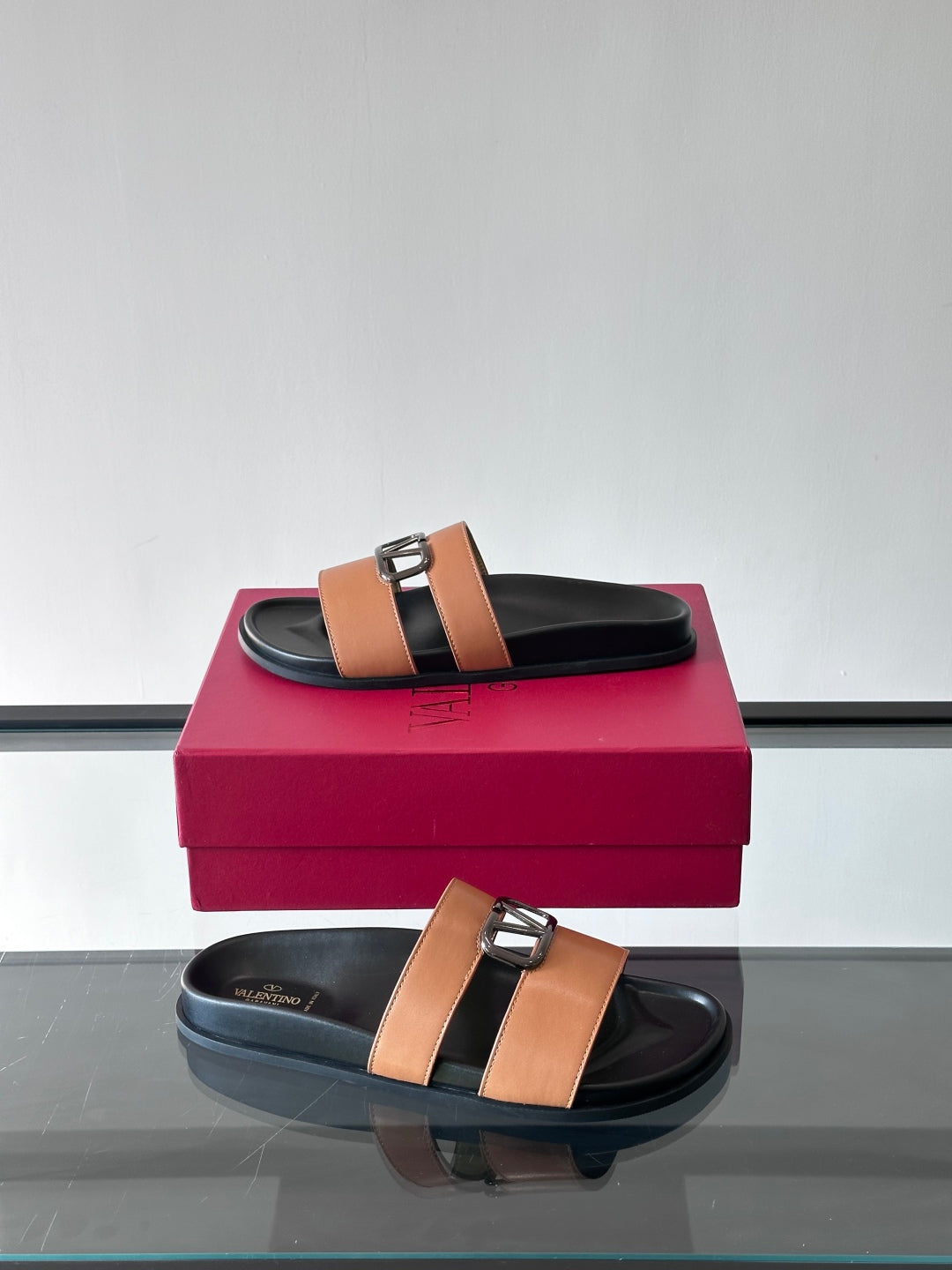 LuxluxHouse Best Quality Sandals Valentino