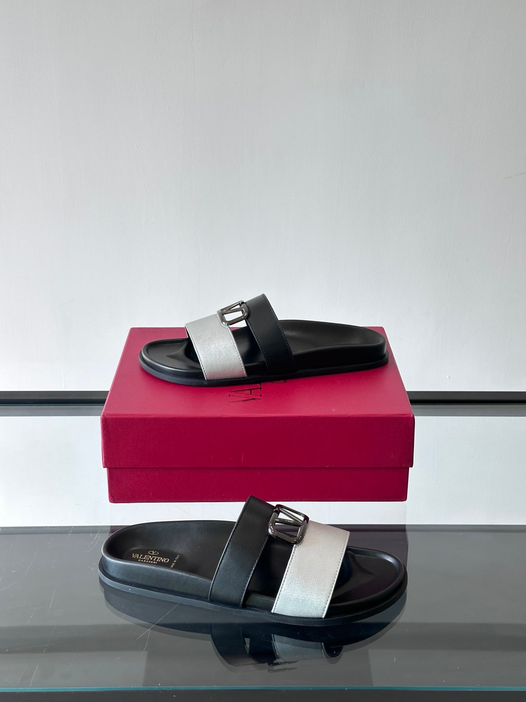 LuxluxHouse Best Quality Sandals Valentino