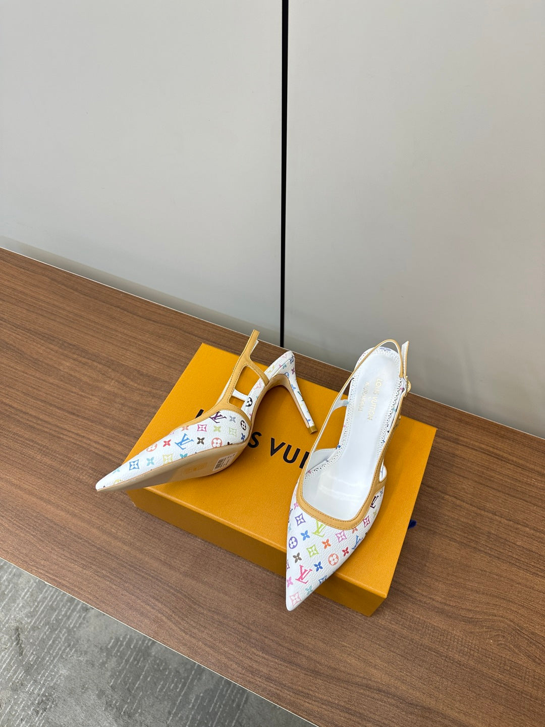 LuxluxHouse Best Quality Women Shoes Louis Vuitton