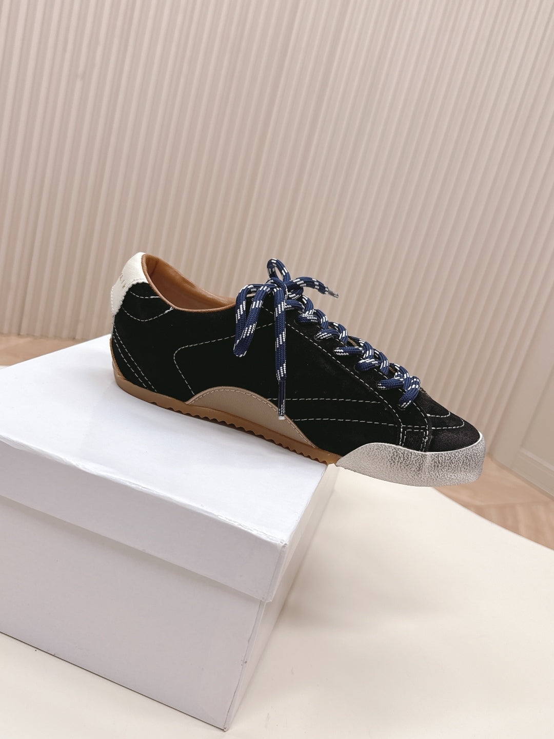 LuxluxHouse Best Quality Shoes Golden Goose