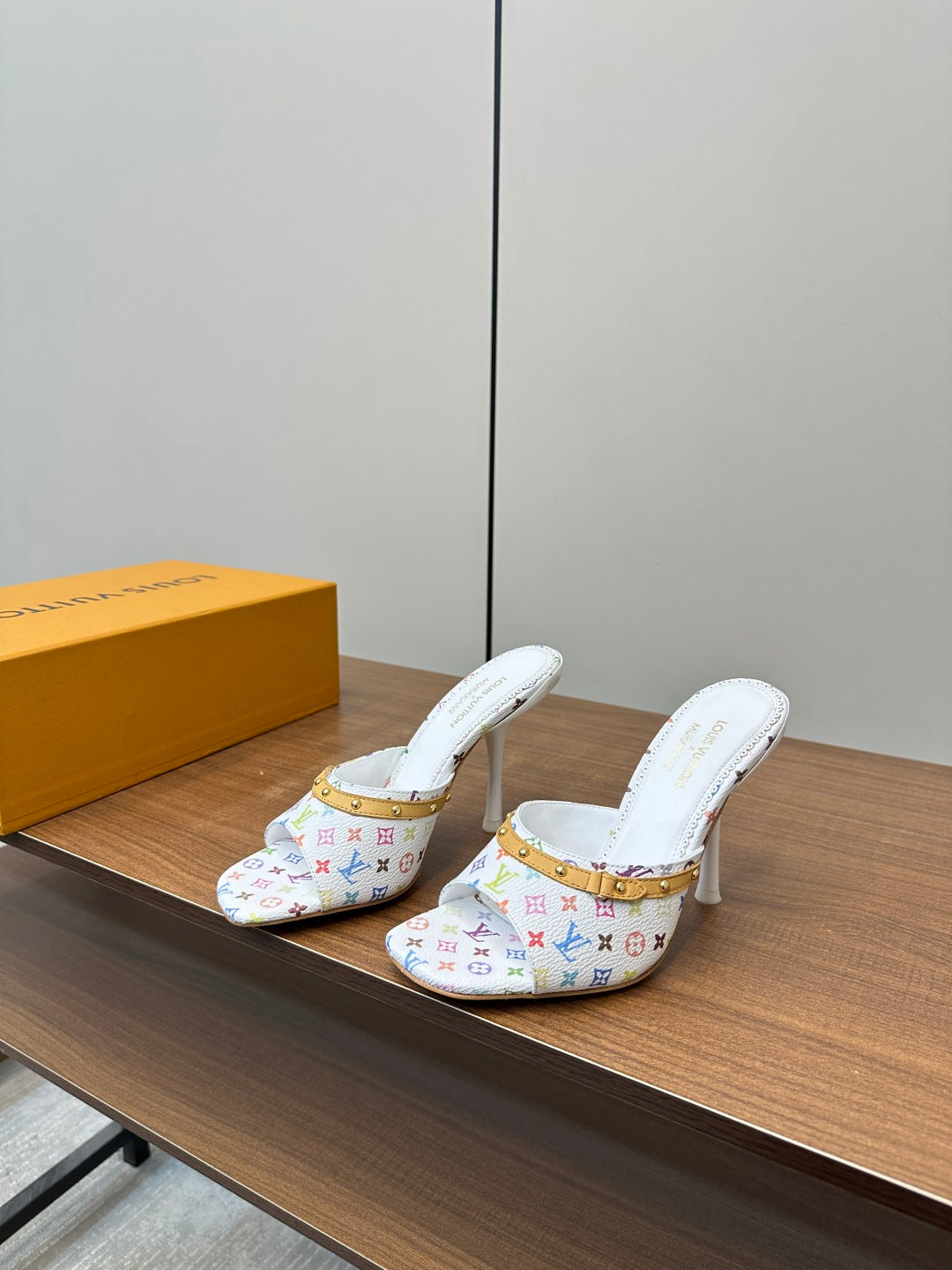 LuxluxHouse Best Quality Women Shoes Louis Vuitton