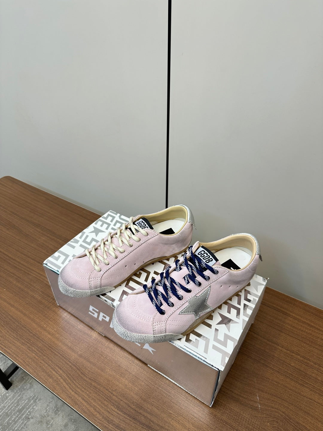 LuxluxHouse Best Quality Shoes Golden Goose