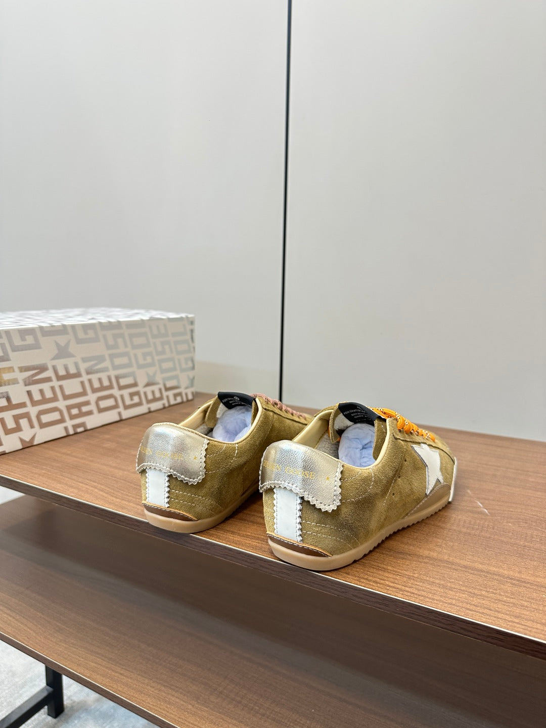 LuxluxHouse Best Quality Shoes Golden Goose