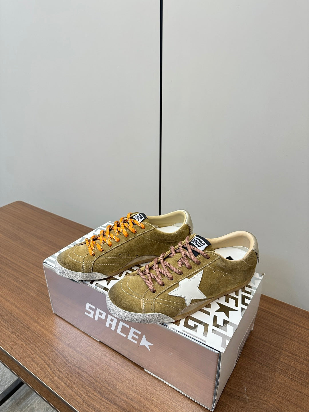 LuxluxHouse Best Quality Shoes Golden Goose