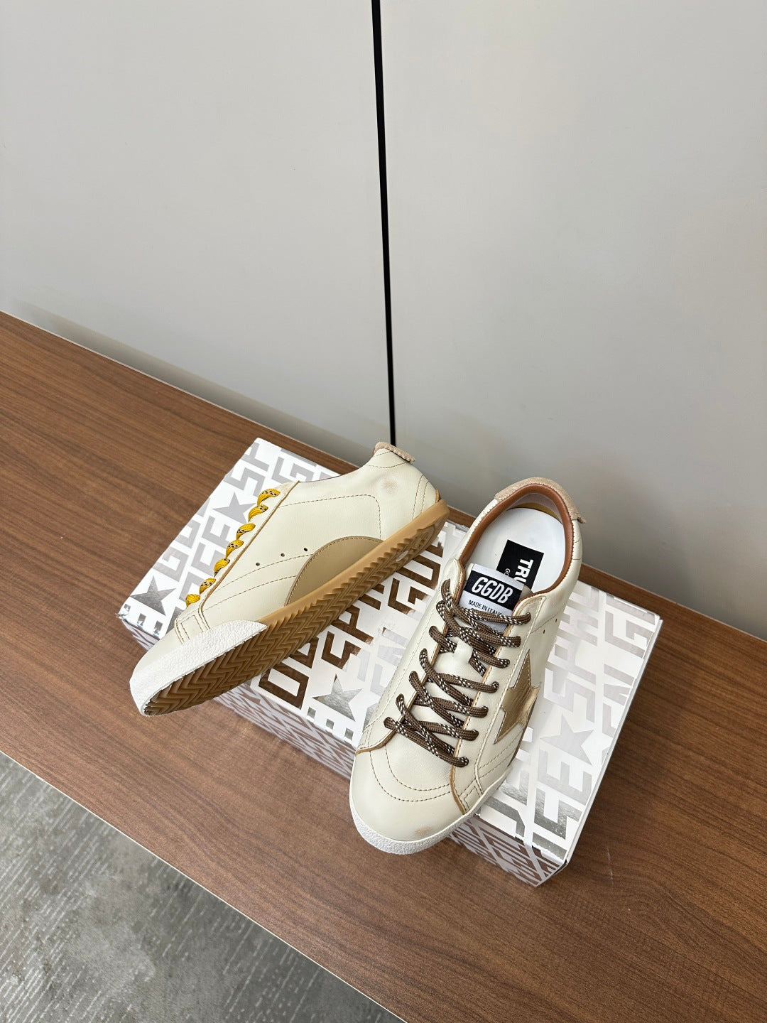 LuxluxHouse Best Quality Shoes Golden Goose