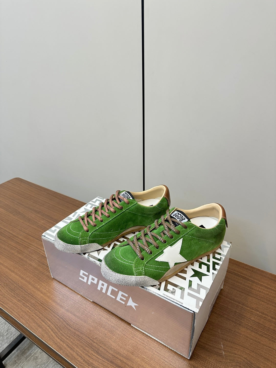 LuxluxHouse Best Quality Shoes Golden Goose