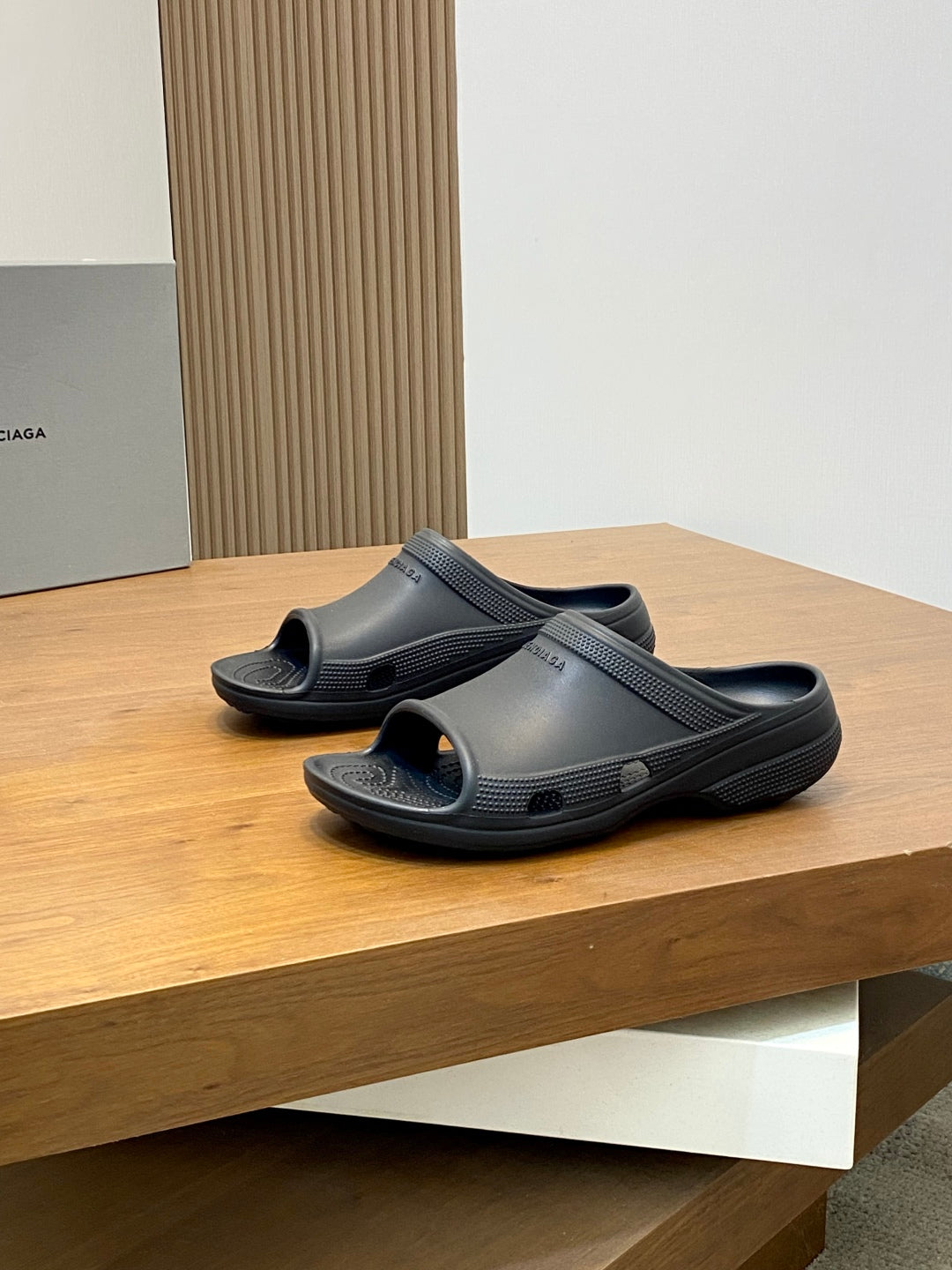 LuxluxHouse Best Quality Sandals Fendi