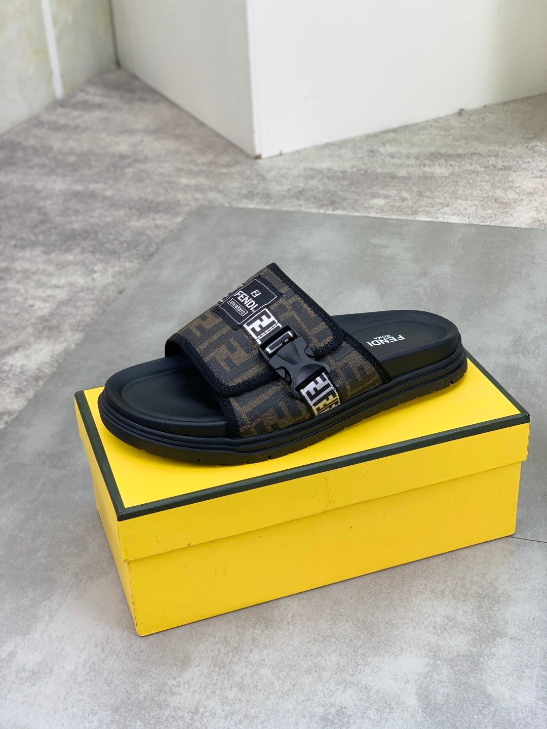 LuxluxHouse Best Quality Sandals Fendi