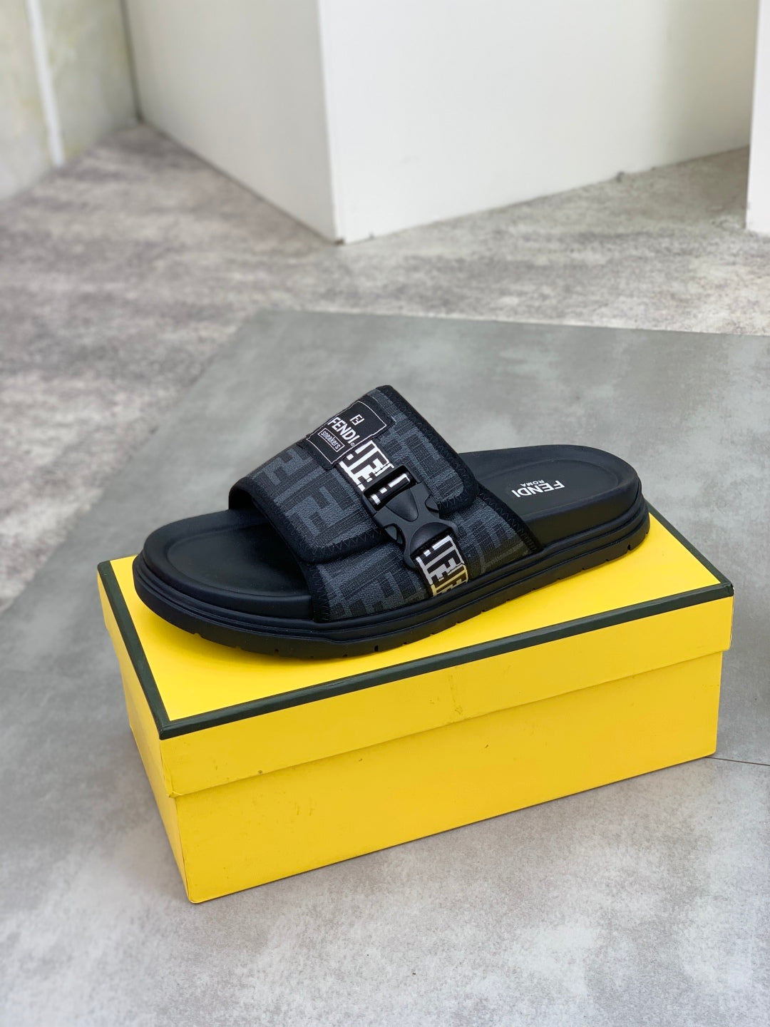LuxluxHouse Best Quality Sandals Fendi