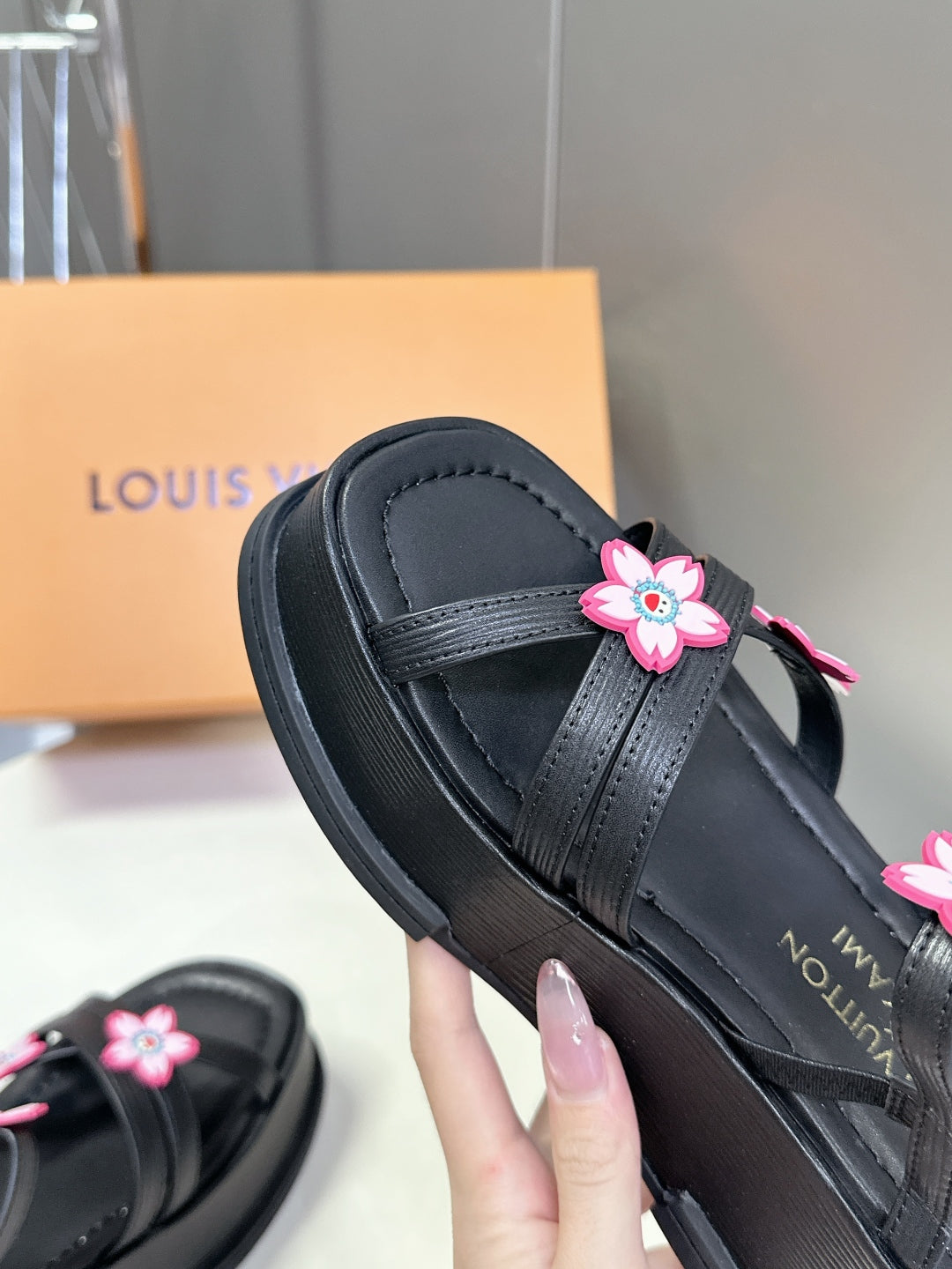 LuxluxHouse Best Quality Women Shoes Louis Vuitton