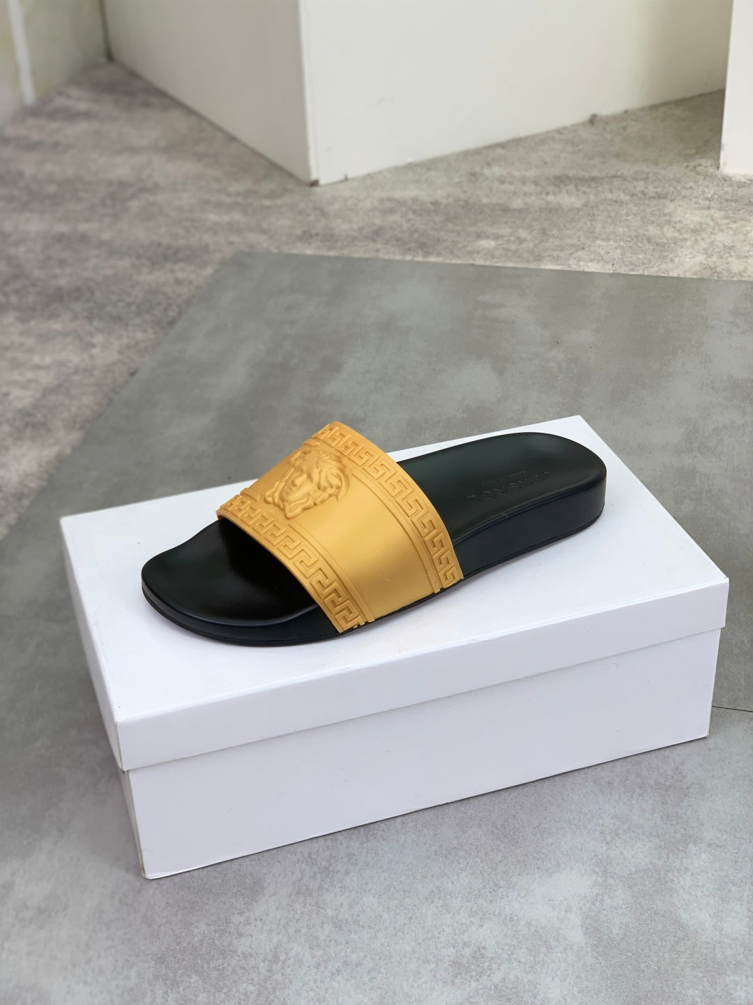 LuxluxHouse Best Quality Sandals Versace