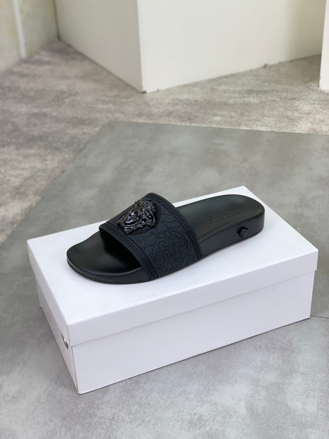 LuxluxHouse Best Quality Sandals Versace