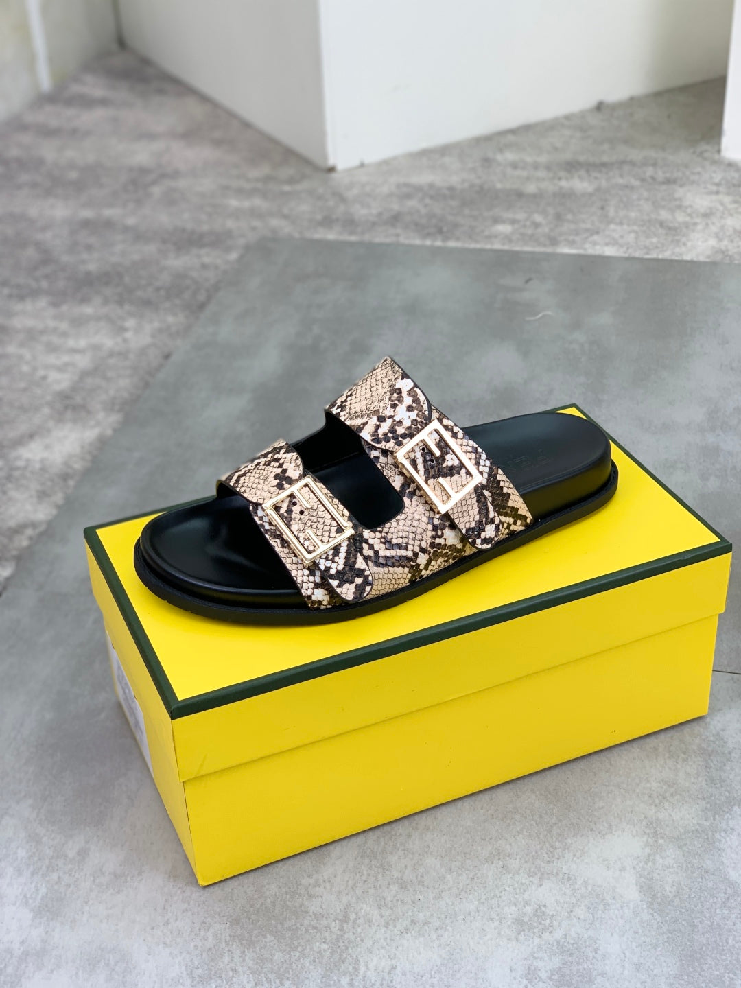 LuxluxHouse Best Quality Sandals Fendi