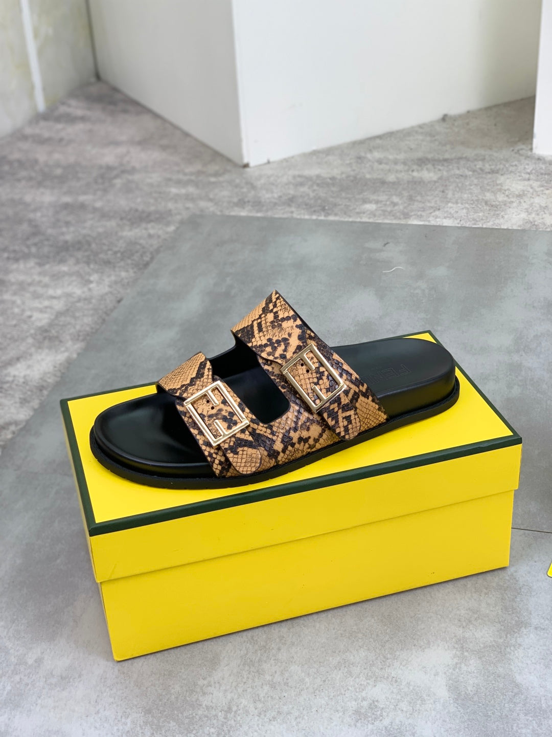 LuxluxHouse Best Quality Sandals Fendi