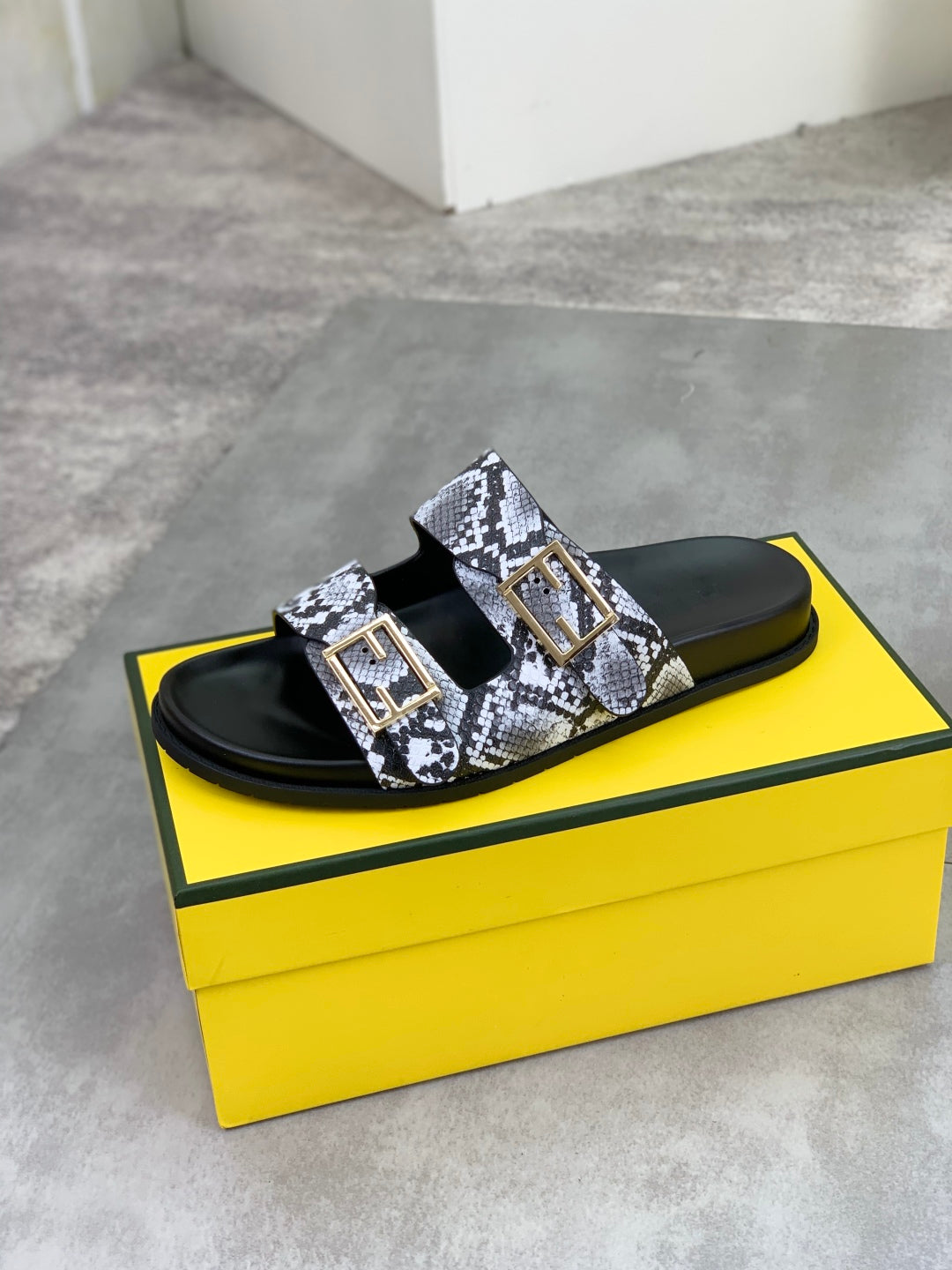 LuxluxHouse Best Quality Sandals Fendi