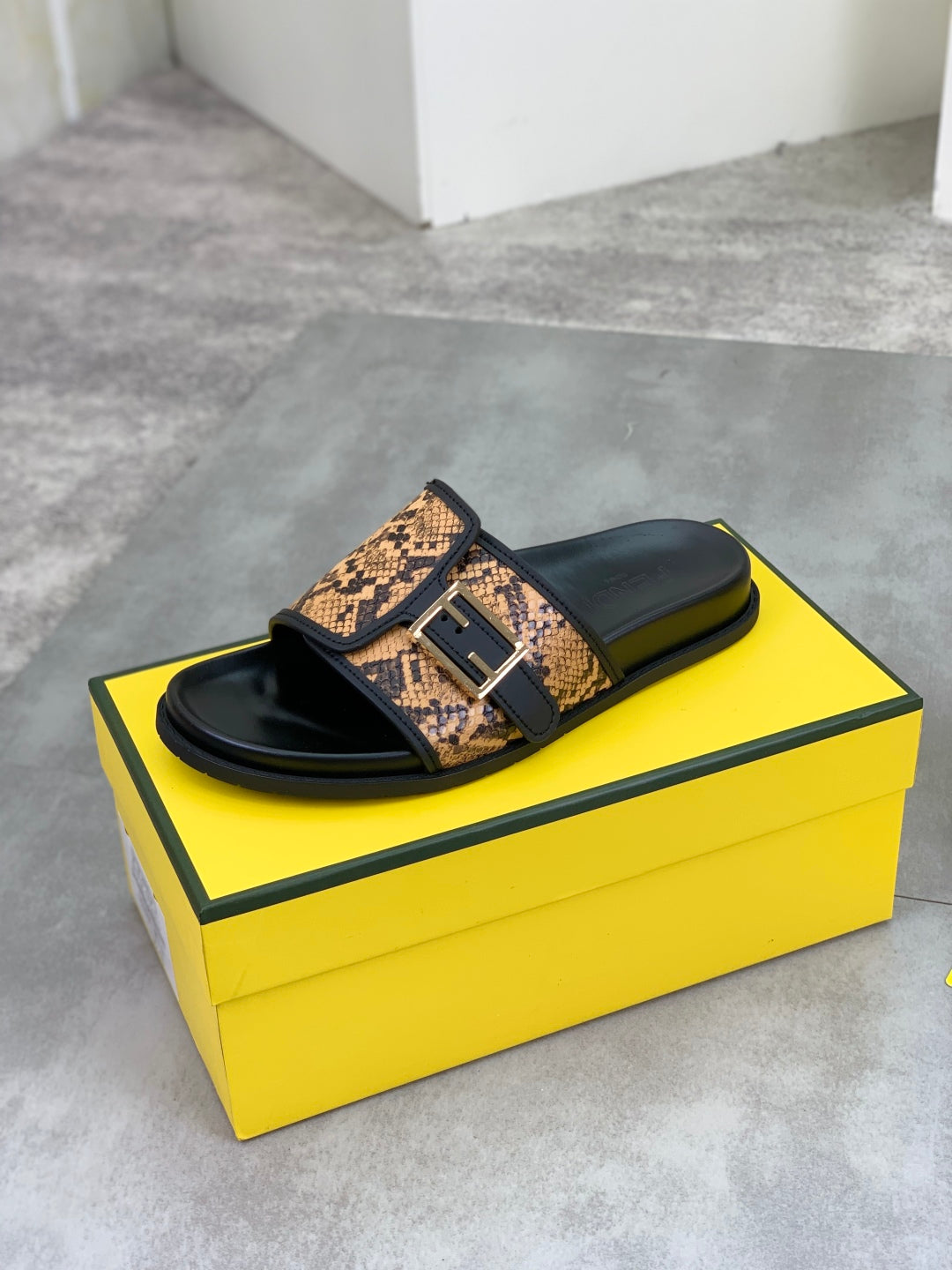 LuxluxHouse Best Quality Sandals Fendi
