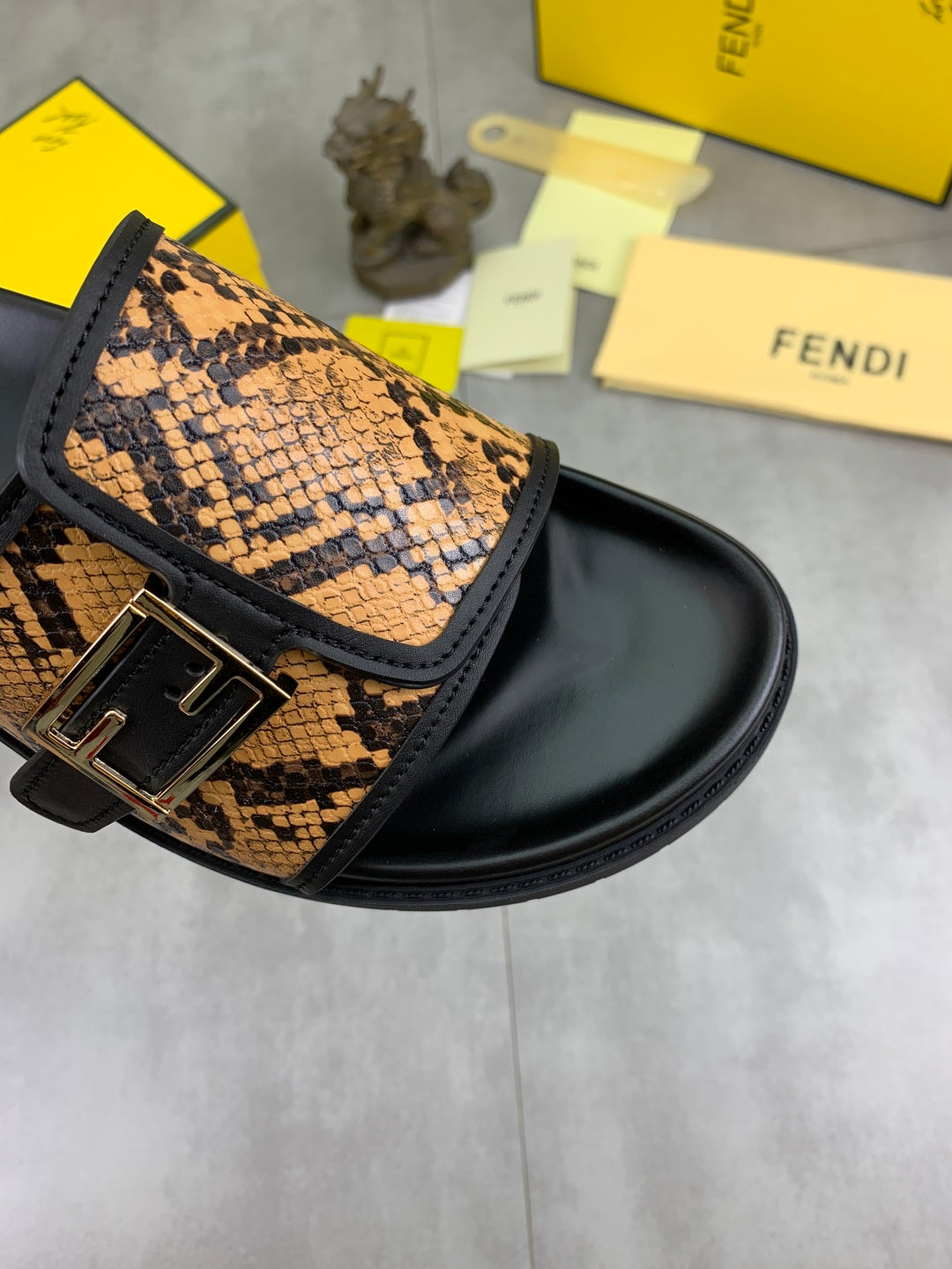 LuxluxHouse Best Quality Sandals Fendi