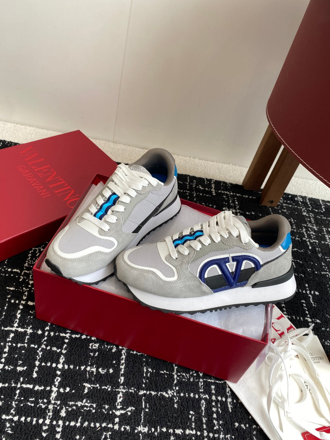 LuxluxHouse Best Quality Shoes Valentino
