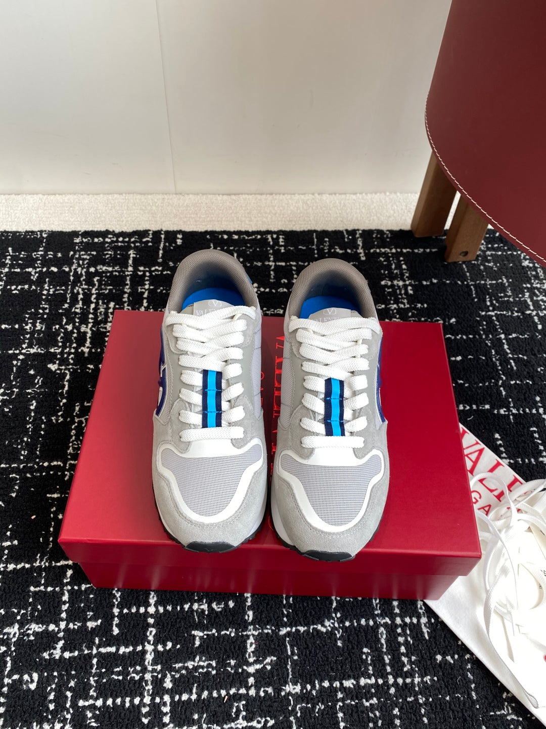 LuxluxHouse Best Quality Shoes Valentino
