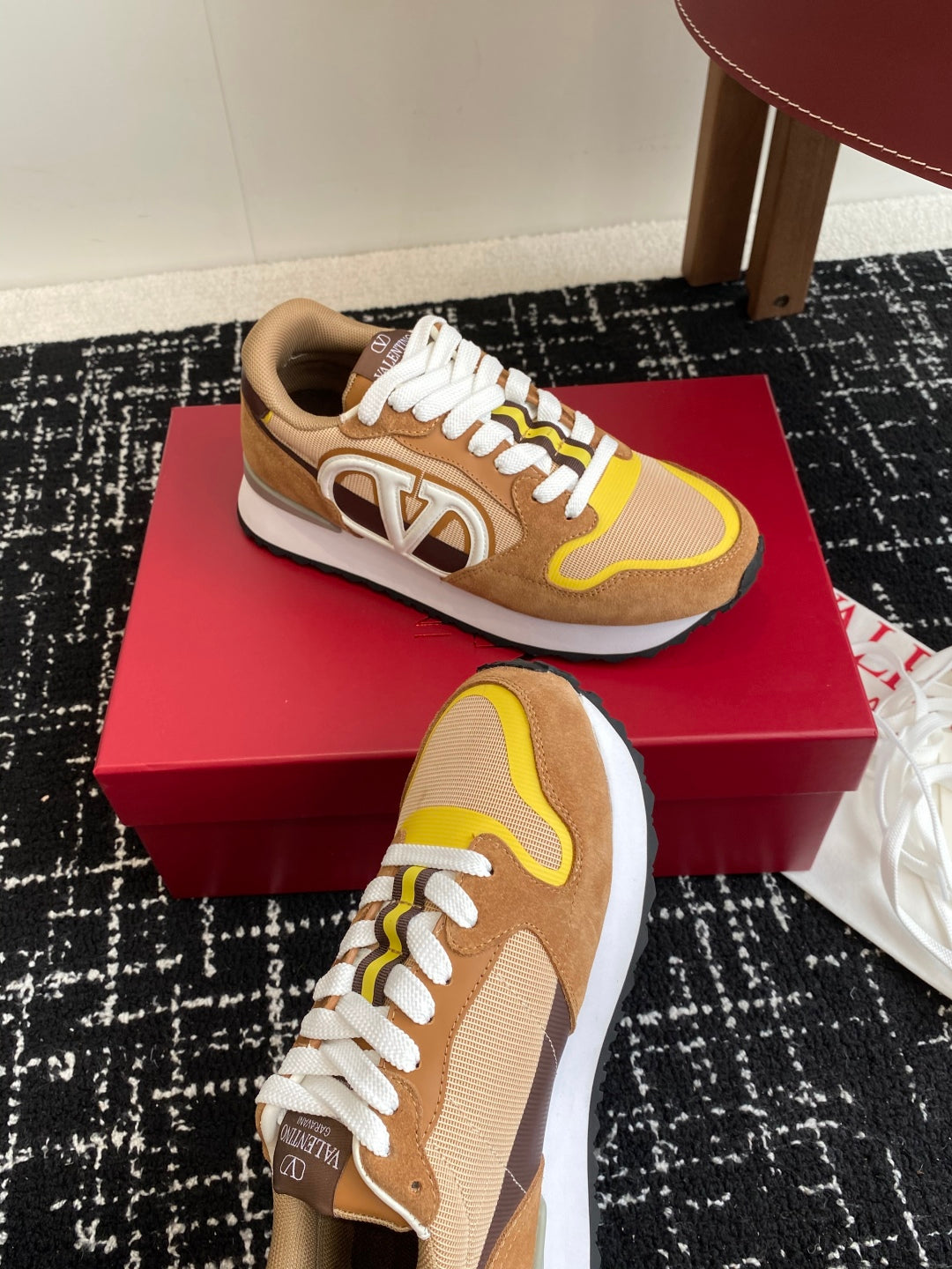 LuxluxHouse Best Quality Shoes Valentino