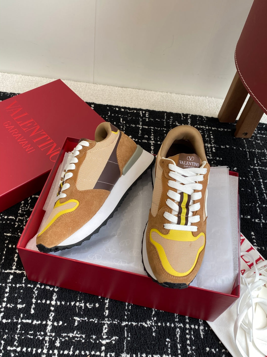 LuxluxHouse Best Quality Shoes Valentino