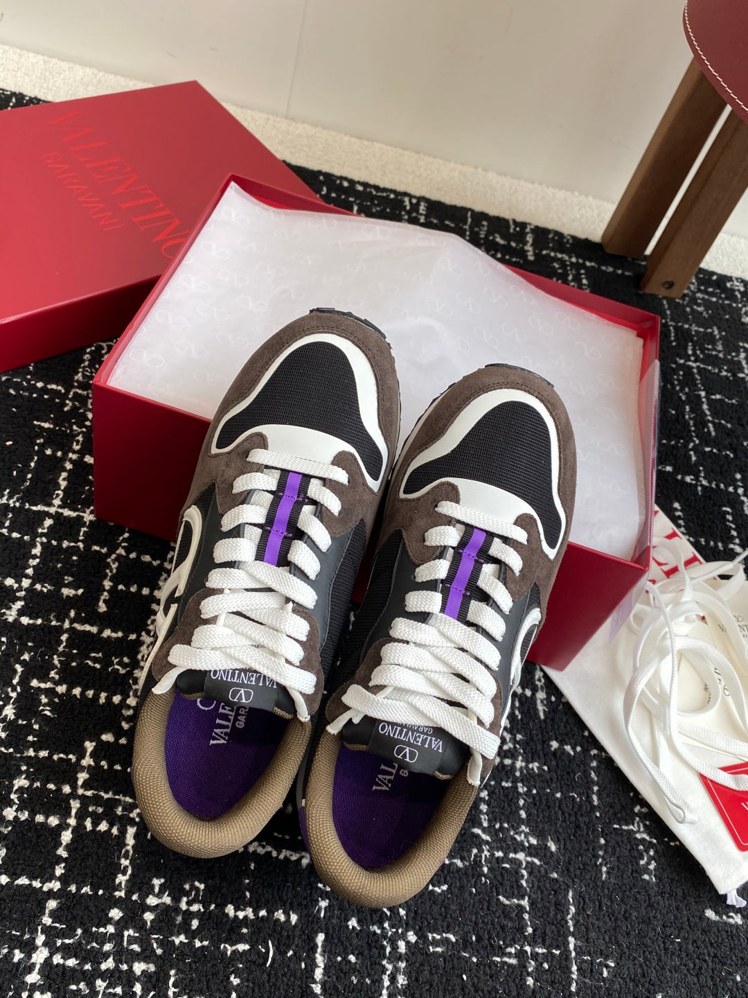LuxluxHouse Best Quality Shoes Valentino