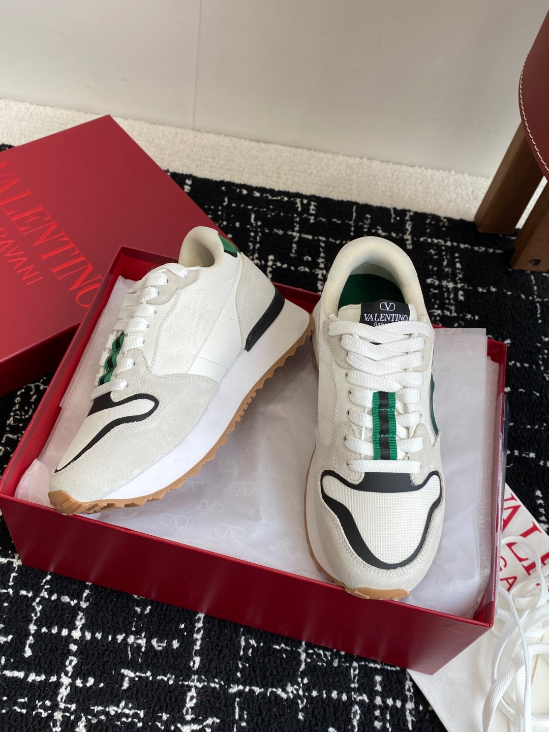 LuxluxHouse Best Quality Shoes Valentino