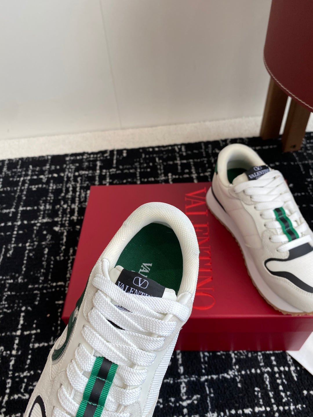 LuxluxHouse Best Quality Shoes Valentino