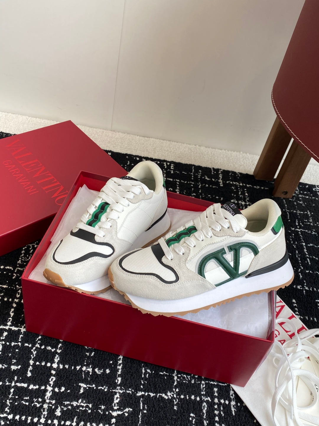LuxluxHouse Best Quality Shoes Valentino