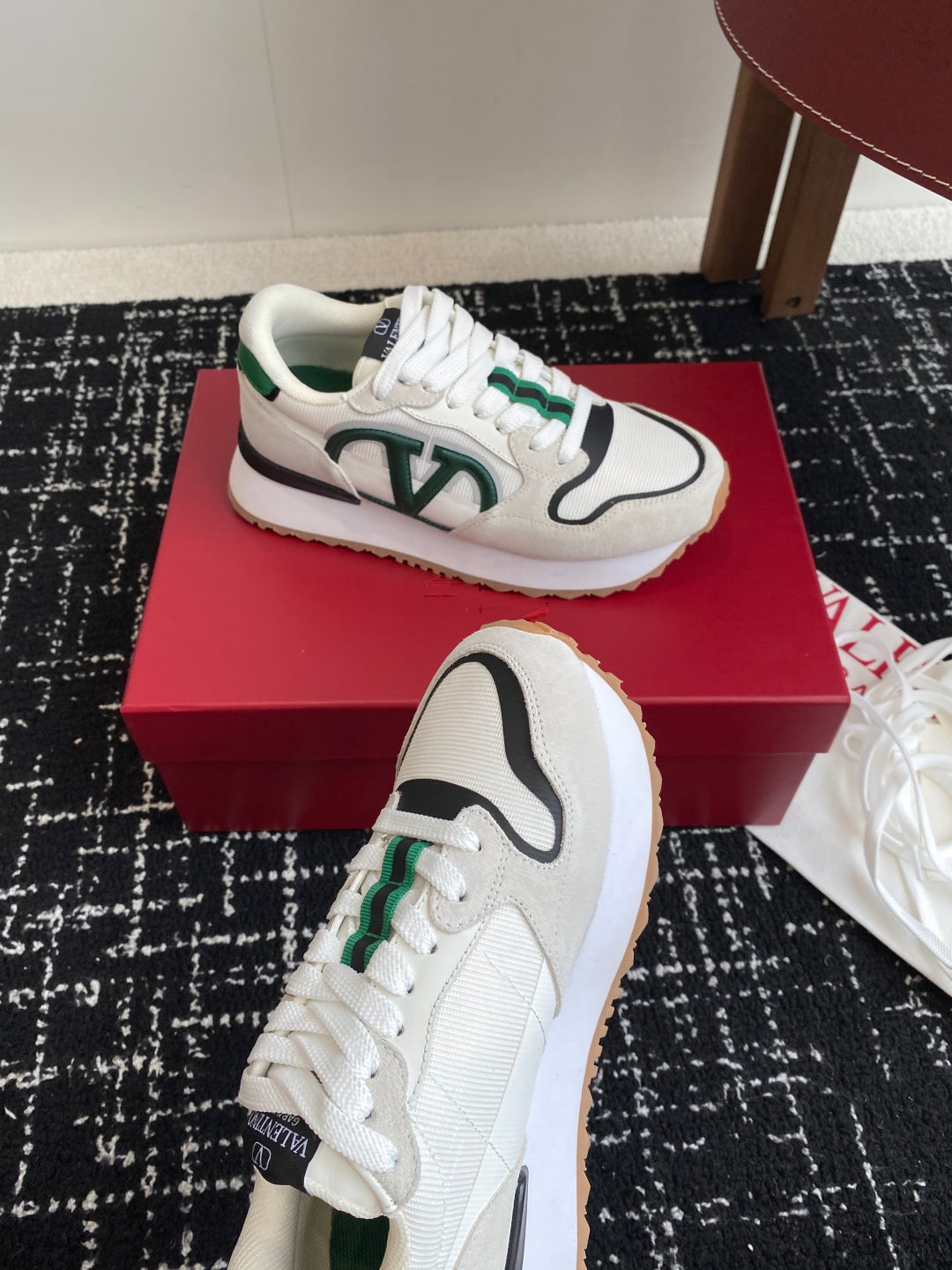 LuxluxHouse Best Quality Shoes Valentino
